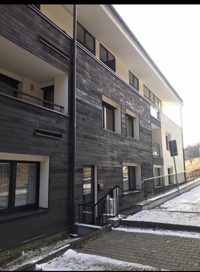 Utulny Apartman Triangel 50M Od Lyziarskeho Vleku Zahradky Donovaly Ngoại thất bức ảnh